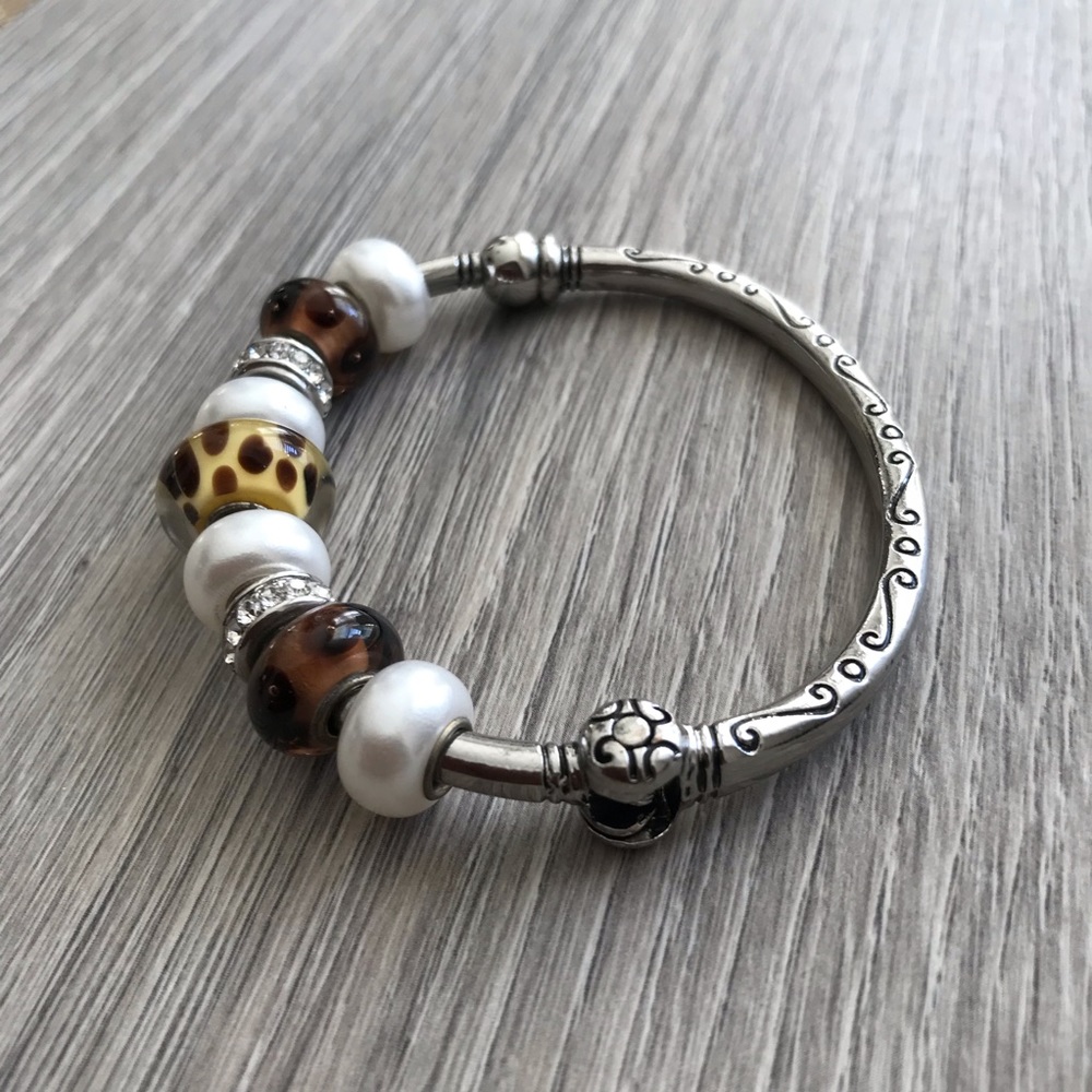 Bella Perlina Silver Bangle Bracelet with Charms. - Picture 4 of 6
